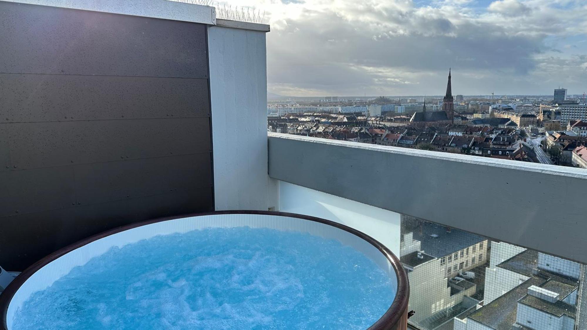 Penthouse - Jacuzzi - Bbq - Dachterrasse Apartment